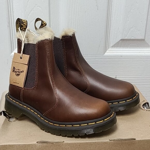 Dr Martens 2976 Leonore Butterscotch Faux Fur Lined Chelsea boots - Picture 2 of 11